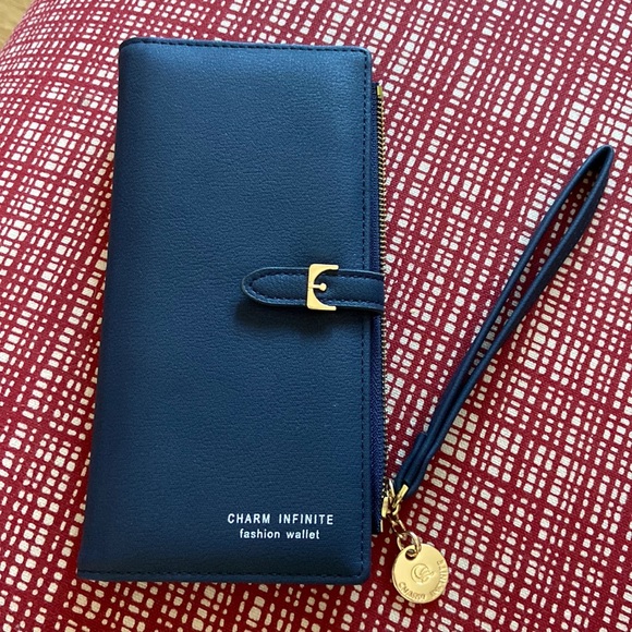 NWOT navy blue wallet wristlet - Picture 1 of 3